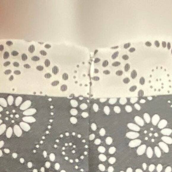 Banana Republic Floral Print Pencil Skirt Size 4P - Picture 6 of 6